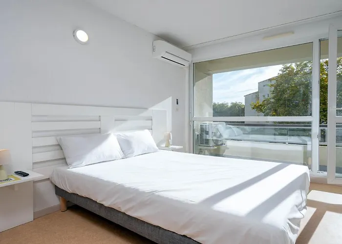 Le St Clair N208 St2 Apartment